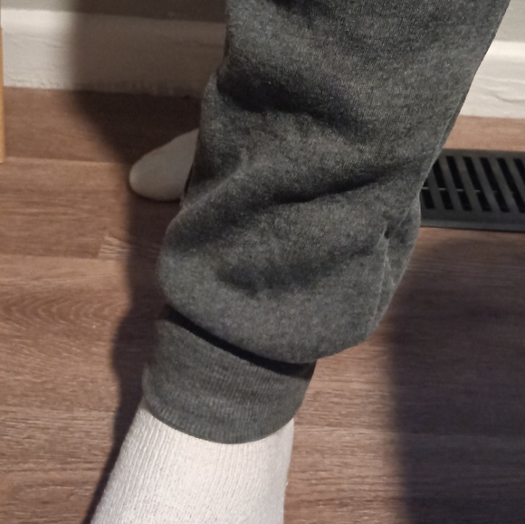 Cozy 2 piece Men's Nike Winter Sweatsuits... - Picture 6 of 6